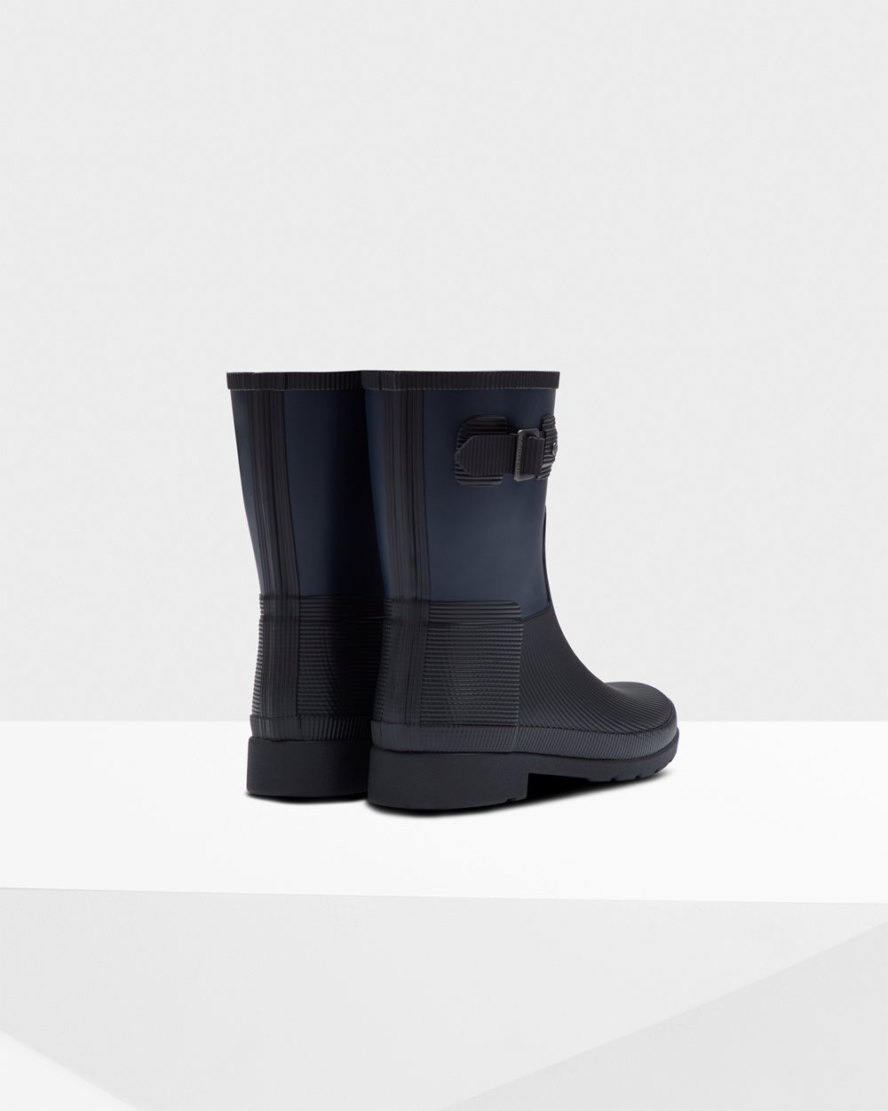 Women Hunter Refined Texture Block Slim Fit | Short Rain Boots Navy/Black | NZ-50249-MIWA